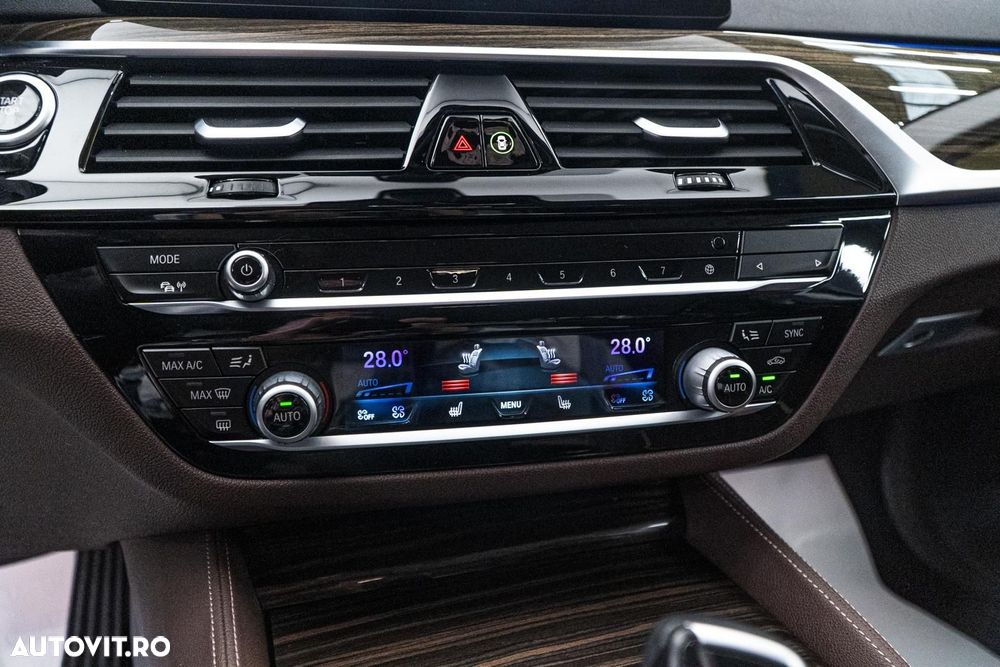 BMW Seria 5 530e iPerformance Aut. Luxury Line - 11