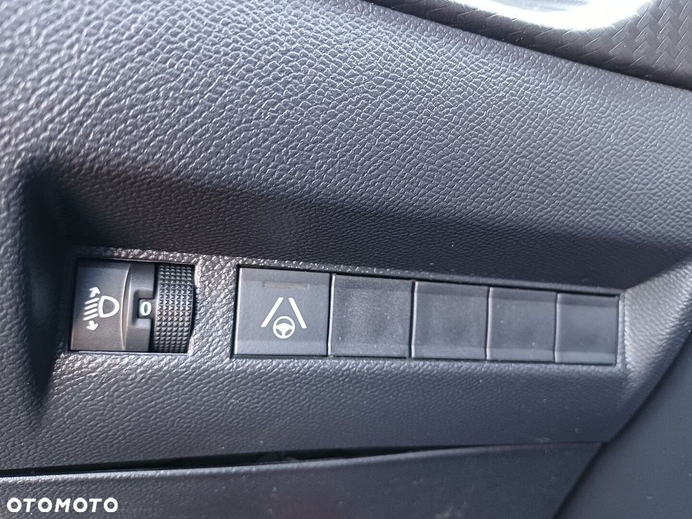 Peugeot 2008 1.2 PureTech Allure S&S EAT8 - 21
