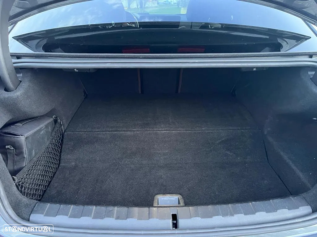 BMW 330 e Pack 50 anos M Auto - 15