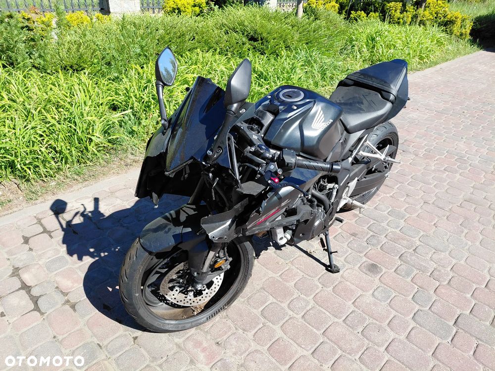 Honda CBR - 1