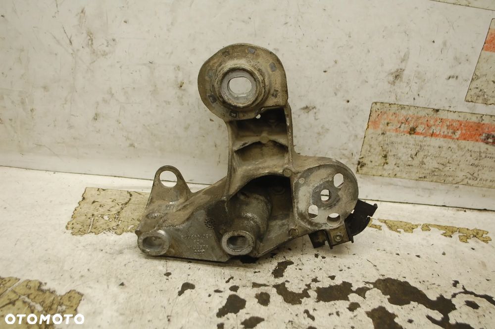 ŁAPA WSPORNIK SILNIKA 4B0199351B 4B0199352B LEWA PRAWA VW PASSAT B5 1.8T AUDI A6 C5 - 8