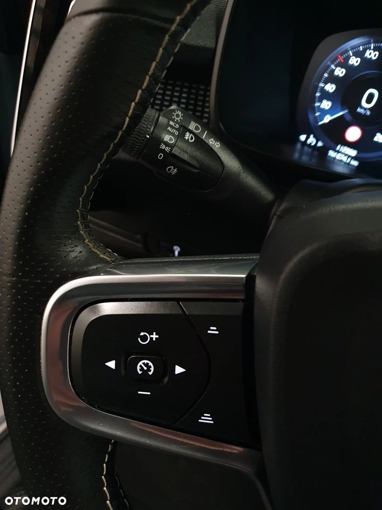 Volvo XC 40 D3 AWD R-Design - 19