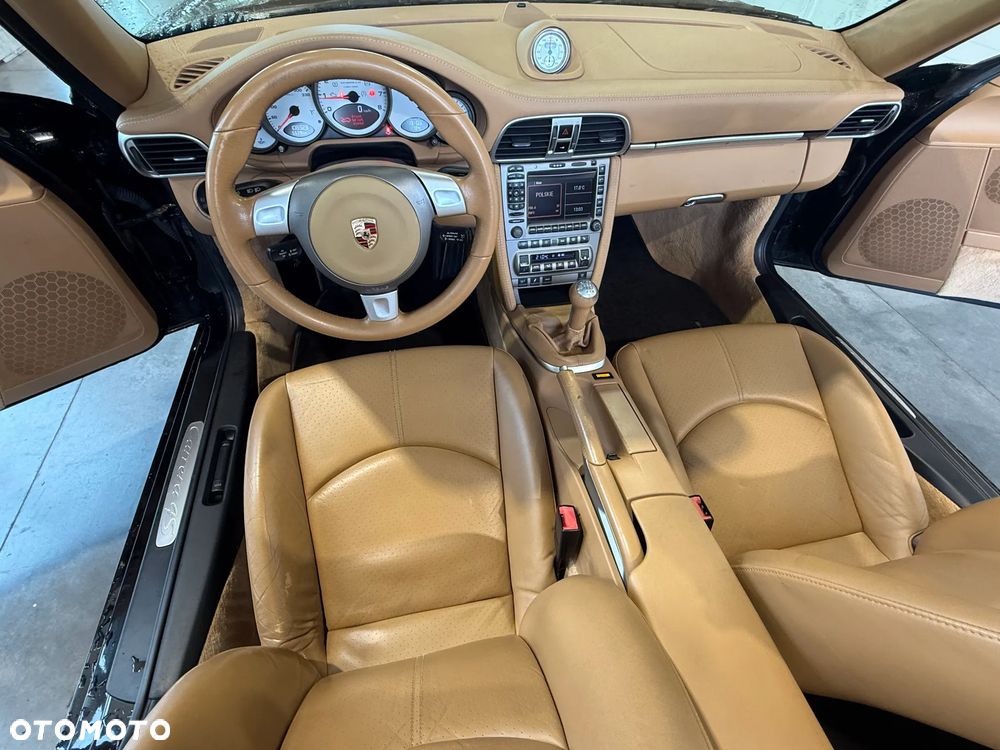 Porsche 911 Carrera 4 S - 18