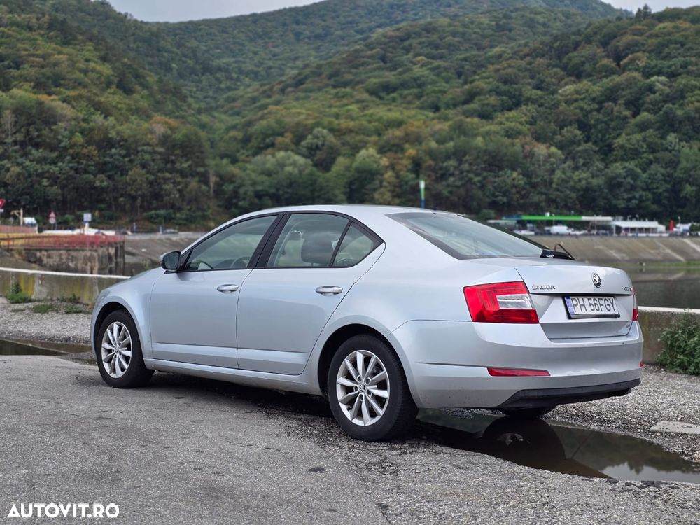 Skoda Octavia 1.6 TDI AMBITION DSG - 11