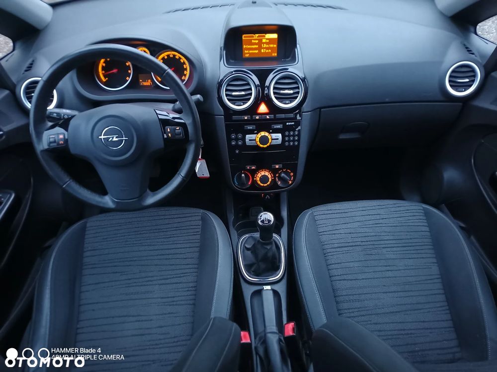 Opel Corsa 1.2 16V Cosmo - 10