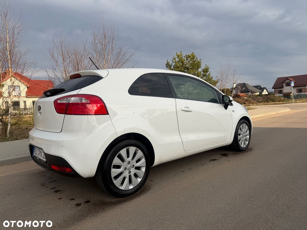 Kia Rio 1.2 Dream Team Edition - 12