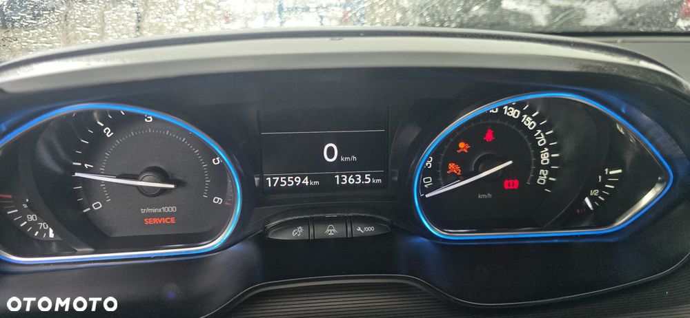Peugeot 2008 e-HDi FAP 115 STOP & START Allure - 31