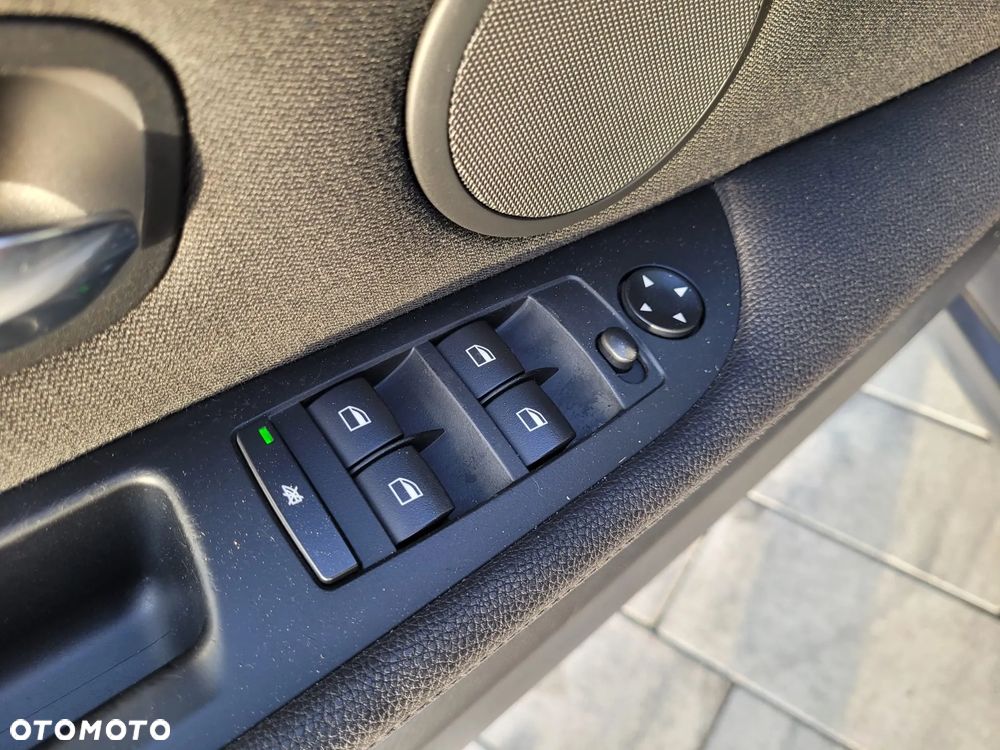 BMW Seria 5 520d - 35