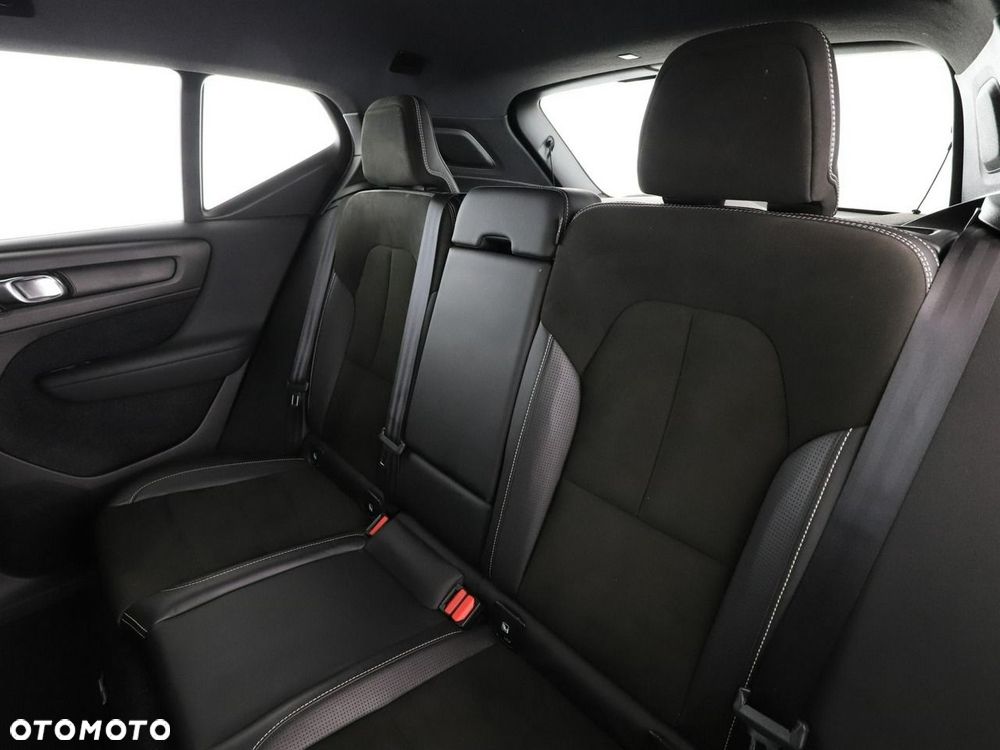 Volvo XC 40 D4 SCR AWD R-Design - 18