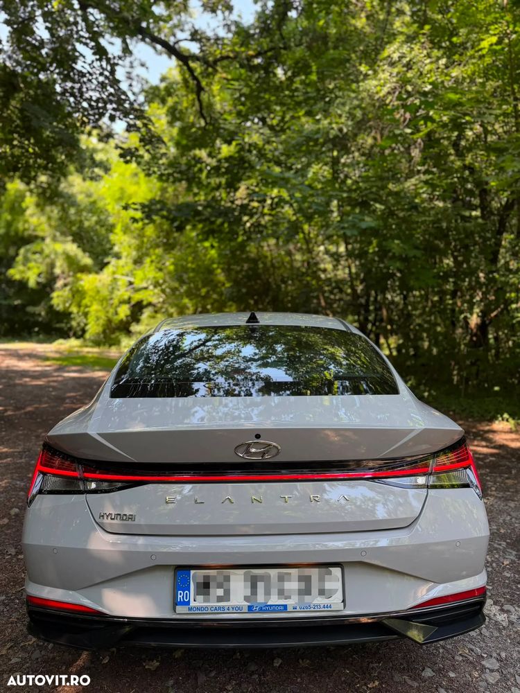 Hyundai Elantra 1.6 l 123 CP CVT Exclusive Navi - 2