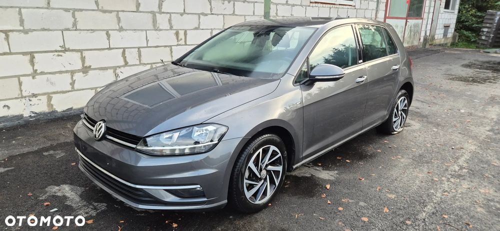 Volkswagen Golf - 1