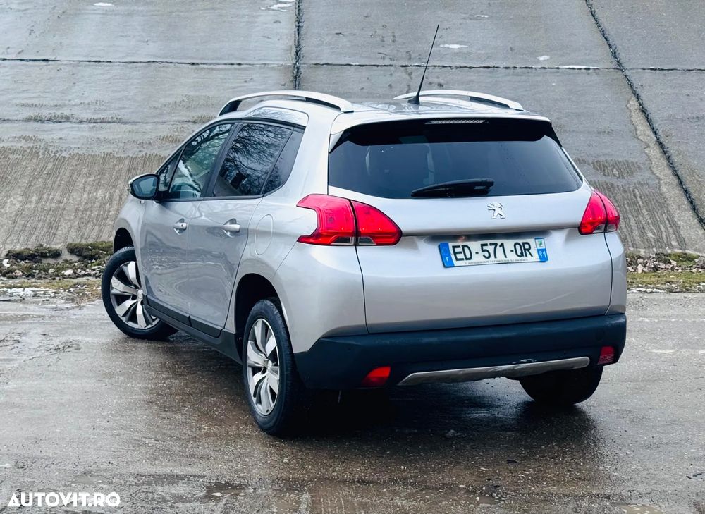 Peugeot 2008 Blue-HDi FAP 100 STOP & START Style - 8