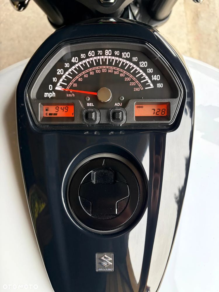 Suzuki Intruder - 40