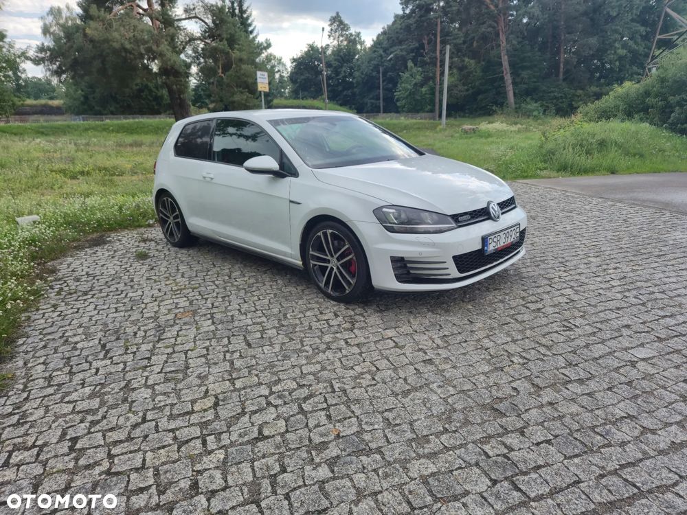 Volkswagen Golf - 15