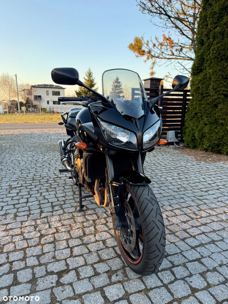 Yamaha FZ - 11