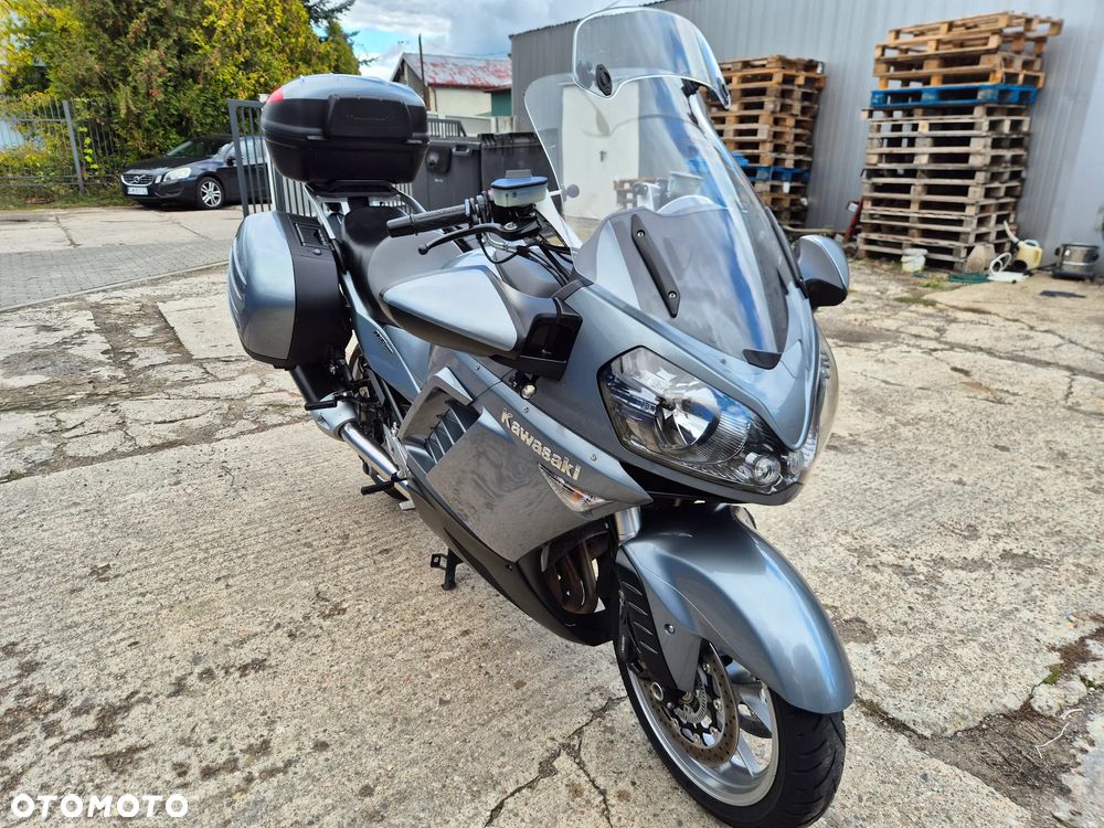 Kawasaki GTR - 8