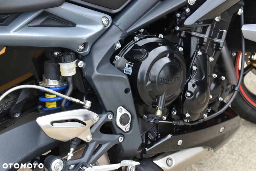 Triumph Street Triple - 33