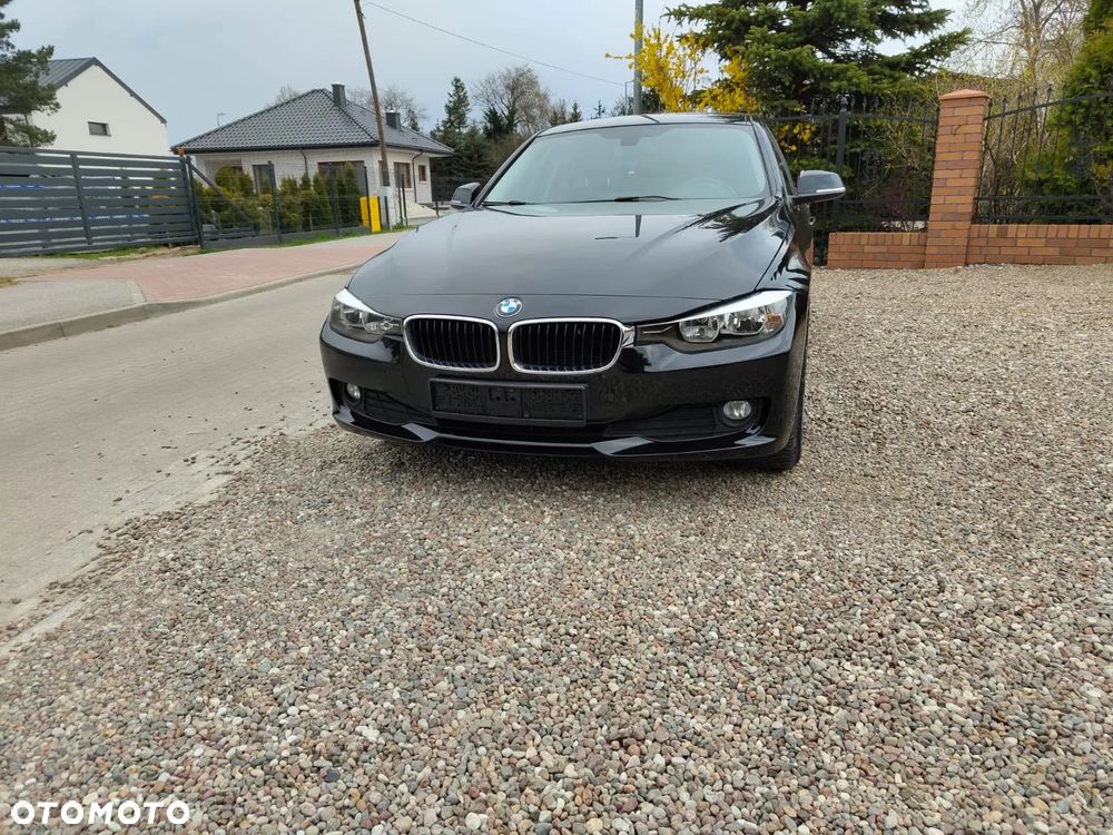 BMW Seria 3 318d Sport Line - 22