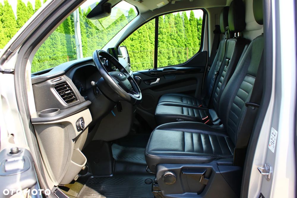 Ford TRANSIT CUSTOM TRAIL 2.0 TDCI 131KM 3 OSOBOWY NAVIGACJA KAMERA FELGI FULL OPCJA STAN PERFEKT FV23% - 36