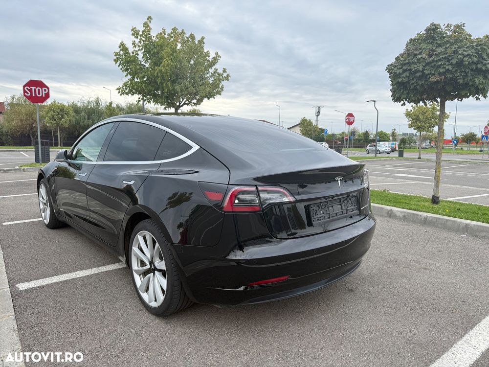 Tesla Model 3 - 2