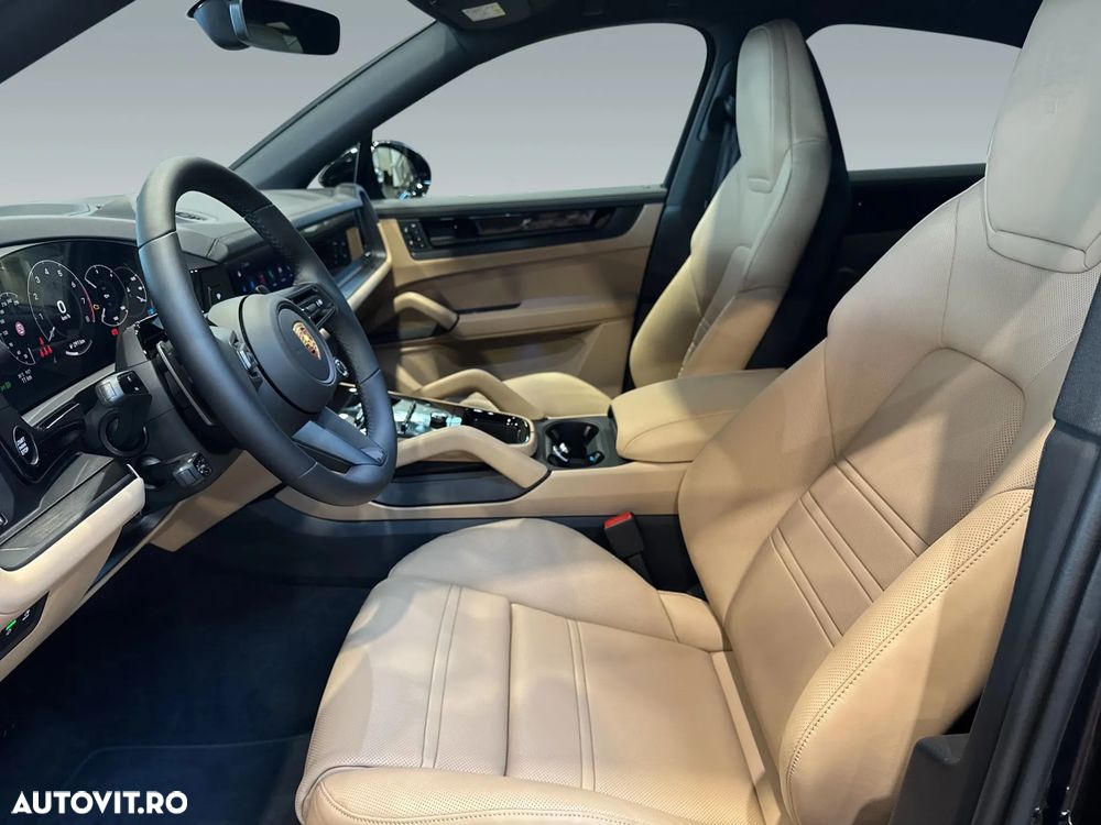 PORSCHE Cayenne Coupe 2026 — imagine 9