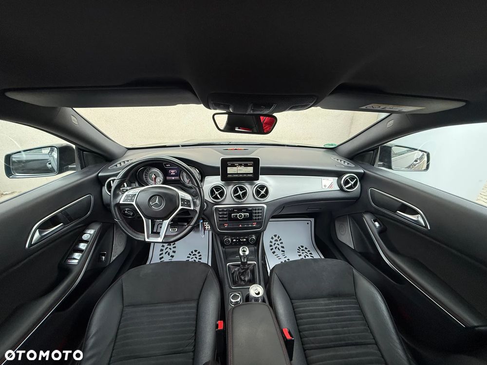 Mercedes-Benz CLA 200 AMG Line - 2