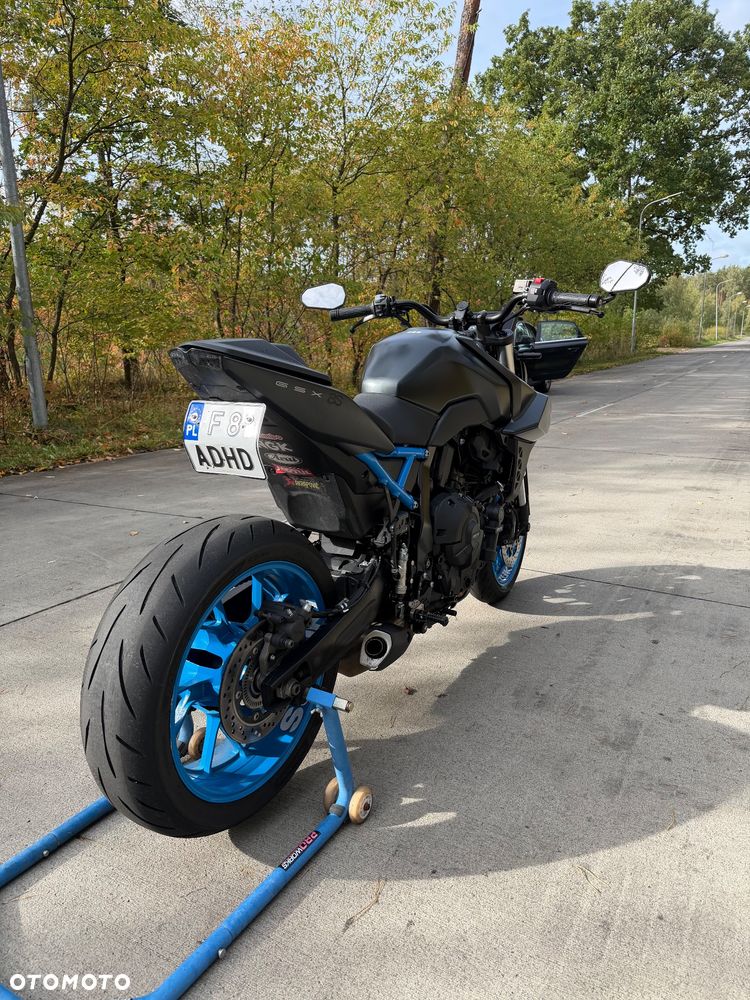 Suzuki GSX - 5