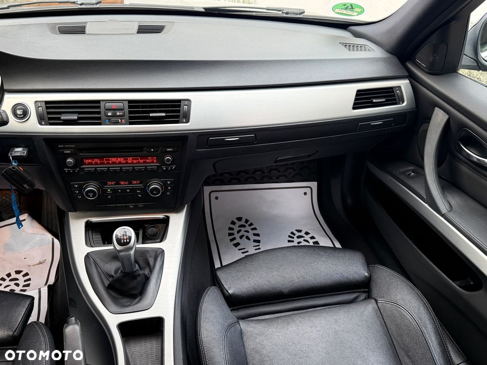 BMW Seria 3 320d xDrive - 11