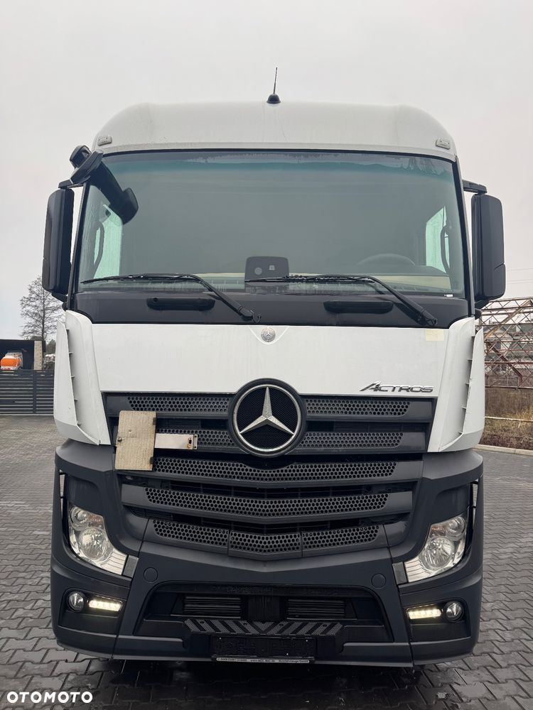 Mercedes-Benz 1845 opony 80% stan bardzo dobry - 3