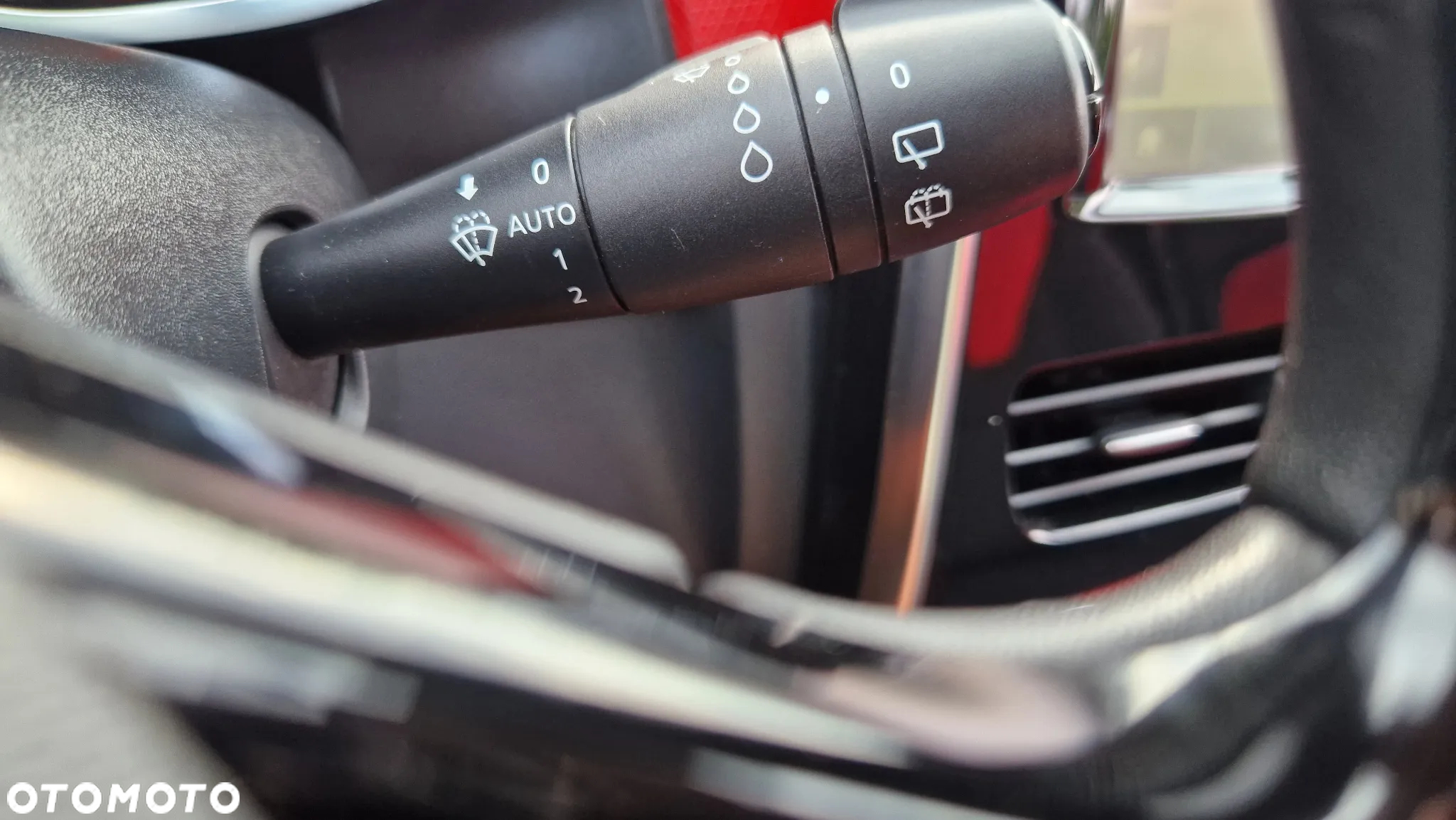 Renault Clio (Energy) TCe 90 Start & Stop INTENS - 19