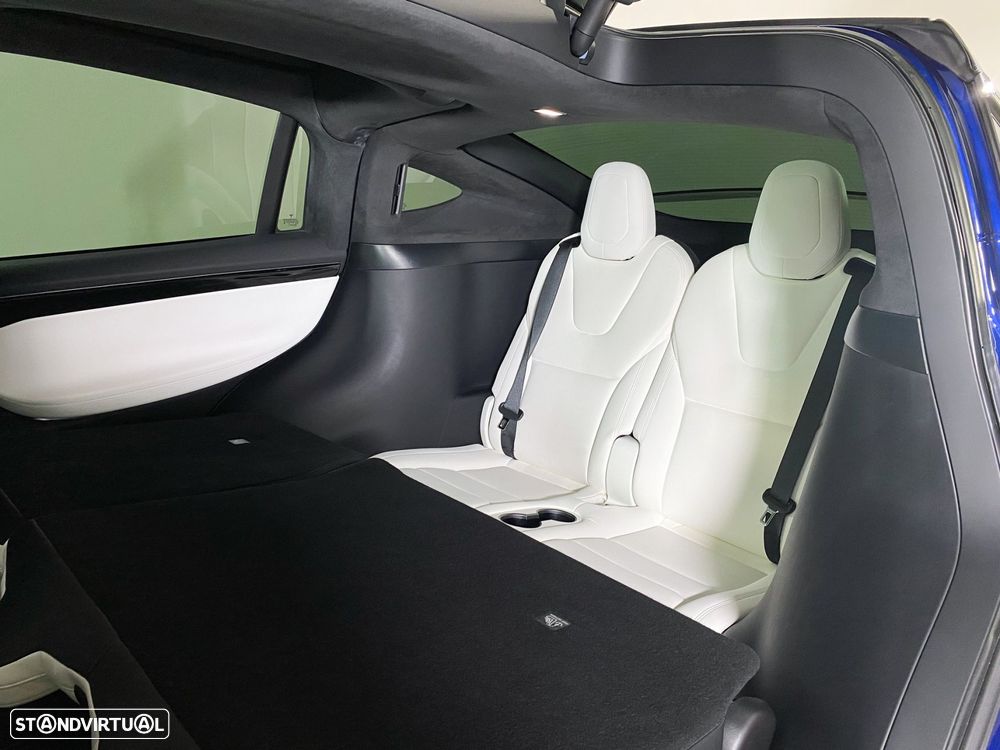 Tesla Model X 100D - 24