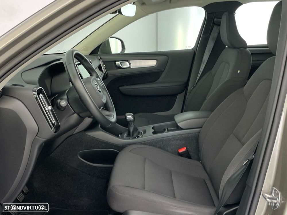 Volvo XC 40 2.0 D3 Momentum — fotografia 11
