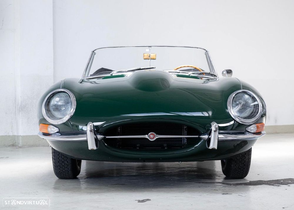 Jaguar E-Type - 2
