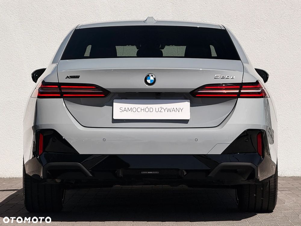 BMW Seria 5 520d xDrive - 6