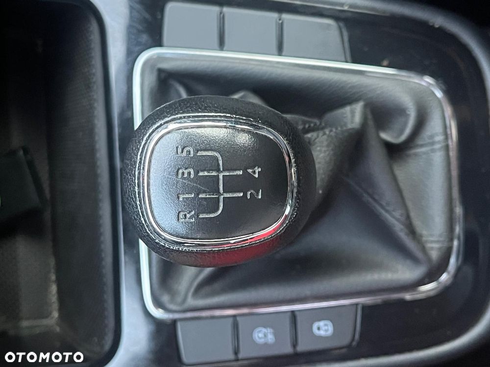 Skoda Fabia 1.0 Essence - 32