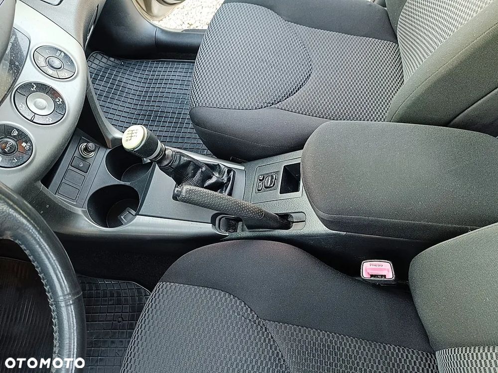 Toyota RAV4 2.2 D-4D Sol - 18