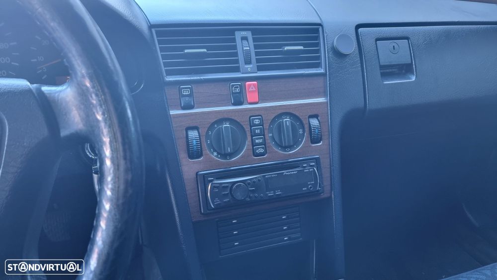 Mercedes-Benz C 250 D Elegance - 8