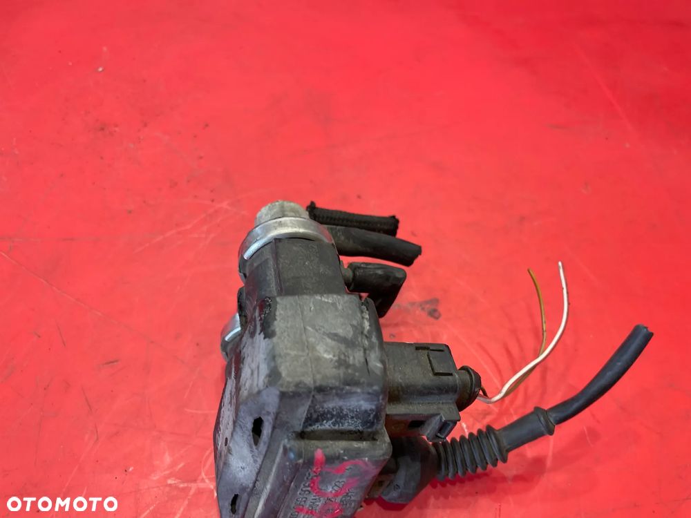 Zawór podciśnienia Audi  a6 c5 - 3