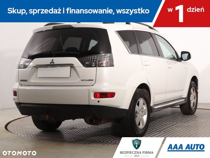 Mitsubishi Outlander - 7