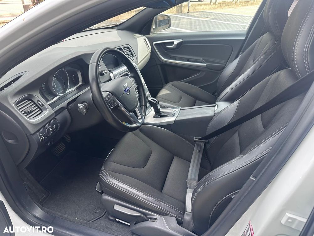 Volvo V60 T8 eAWD Momentum - 9