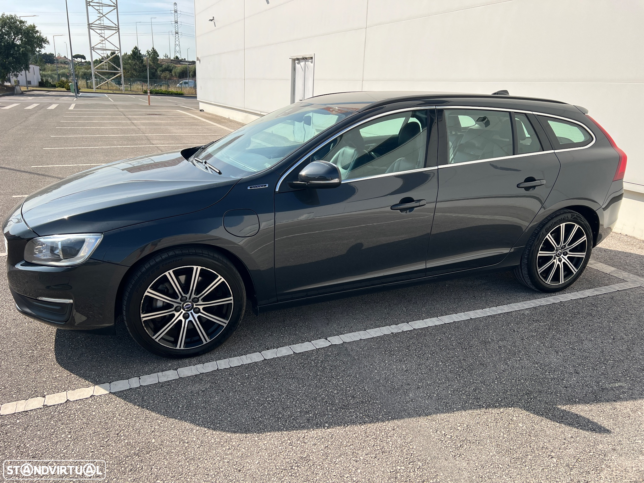 Volvo V60 2.4 D6 R-Design Sum.AWD Phev - 2