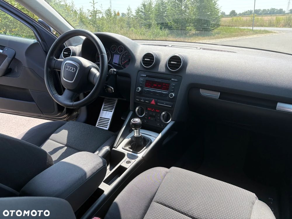 Audi A3 Sportback 2.0 TDI Ambiente - 32