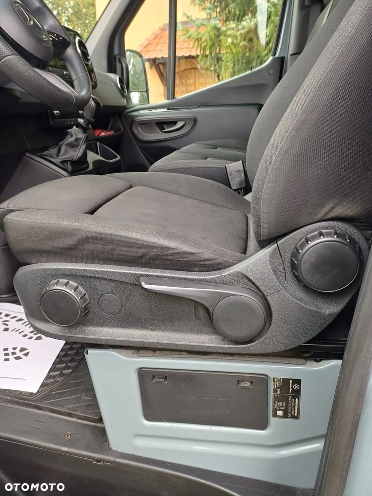Mercedes-Benz SPRINTER - 13