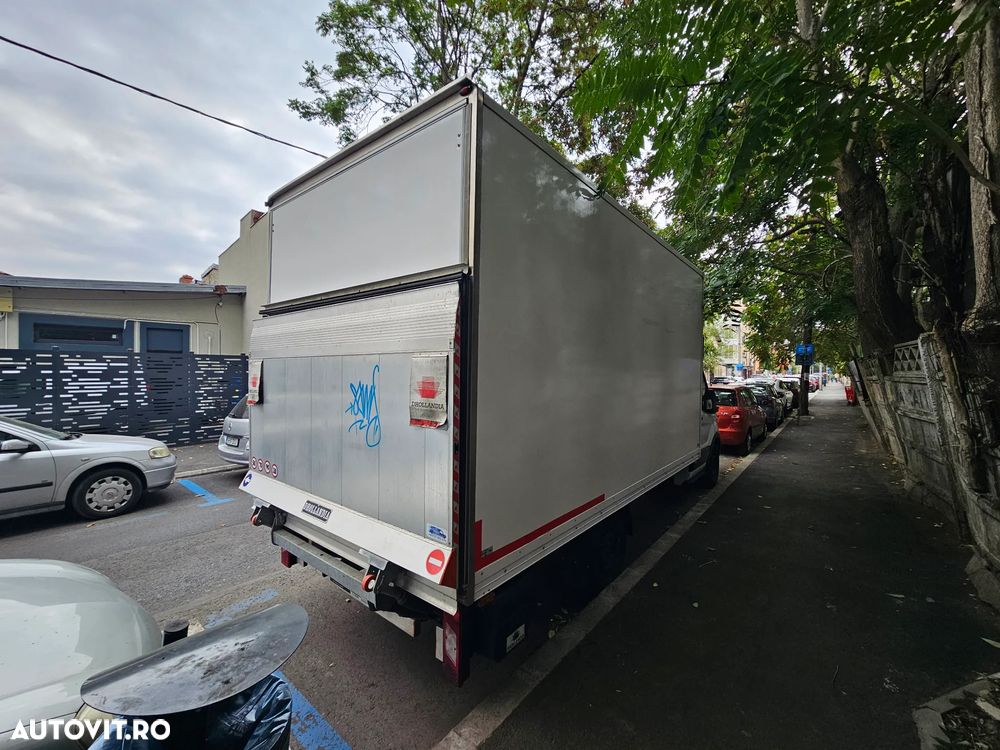 Ford Transit - 12