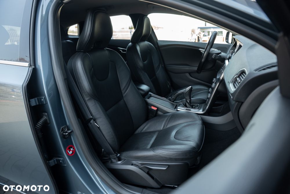 Volvo V40 T3 - 25