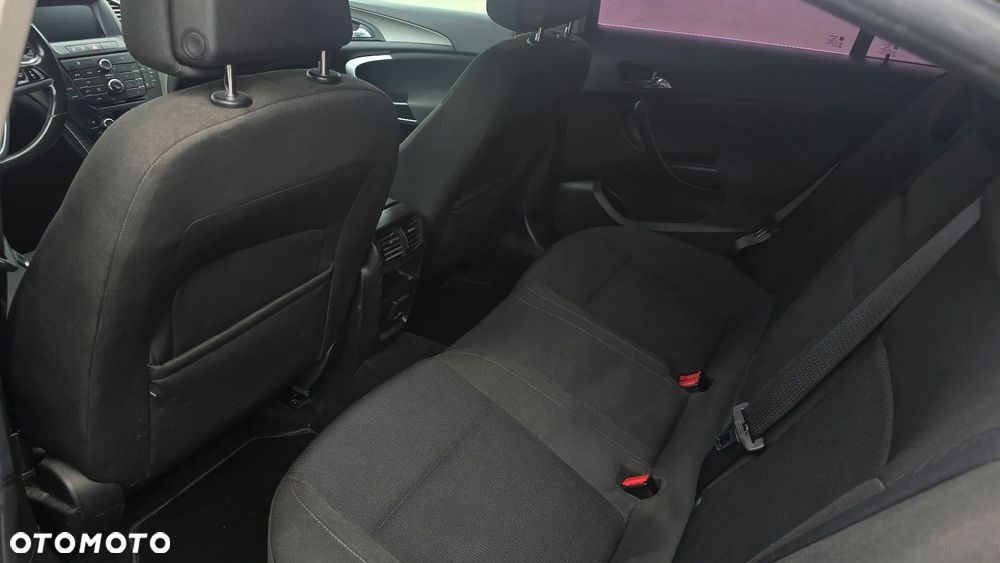 Opel Insignia 1.6 - 9