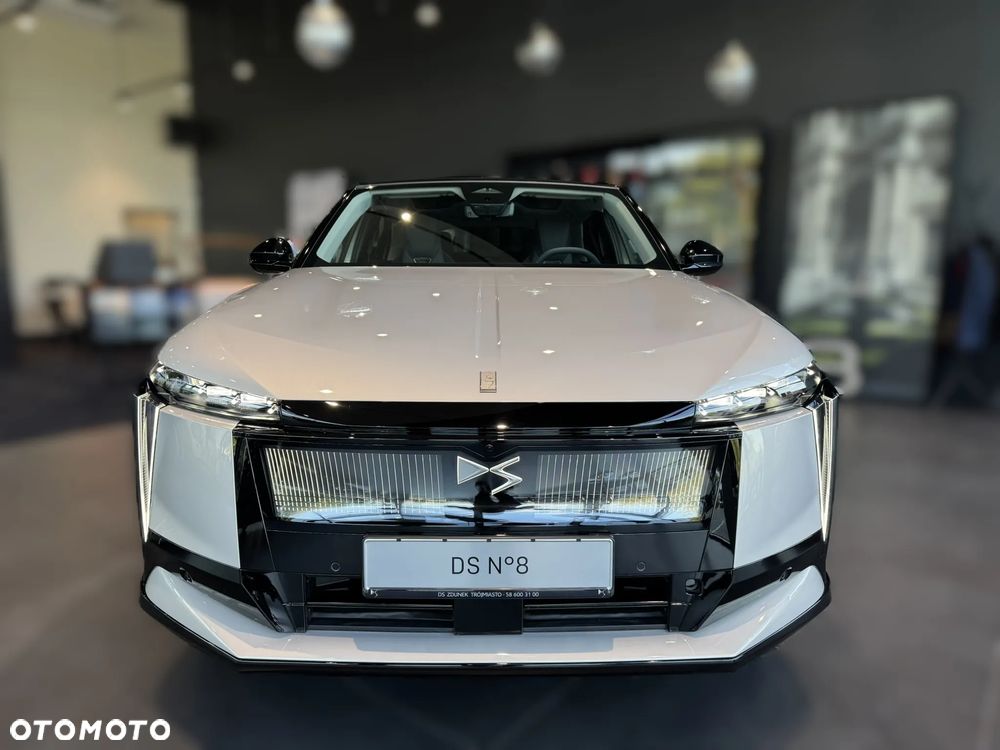 DS Automobiles N°8 - 3