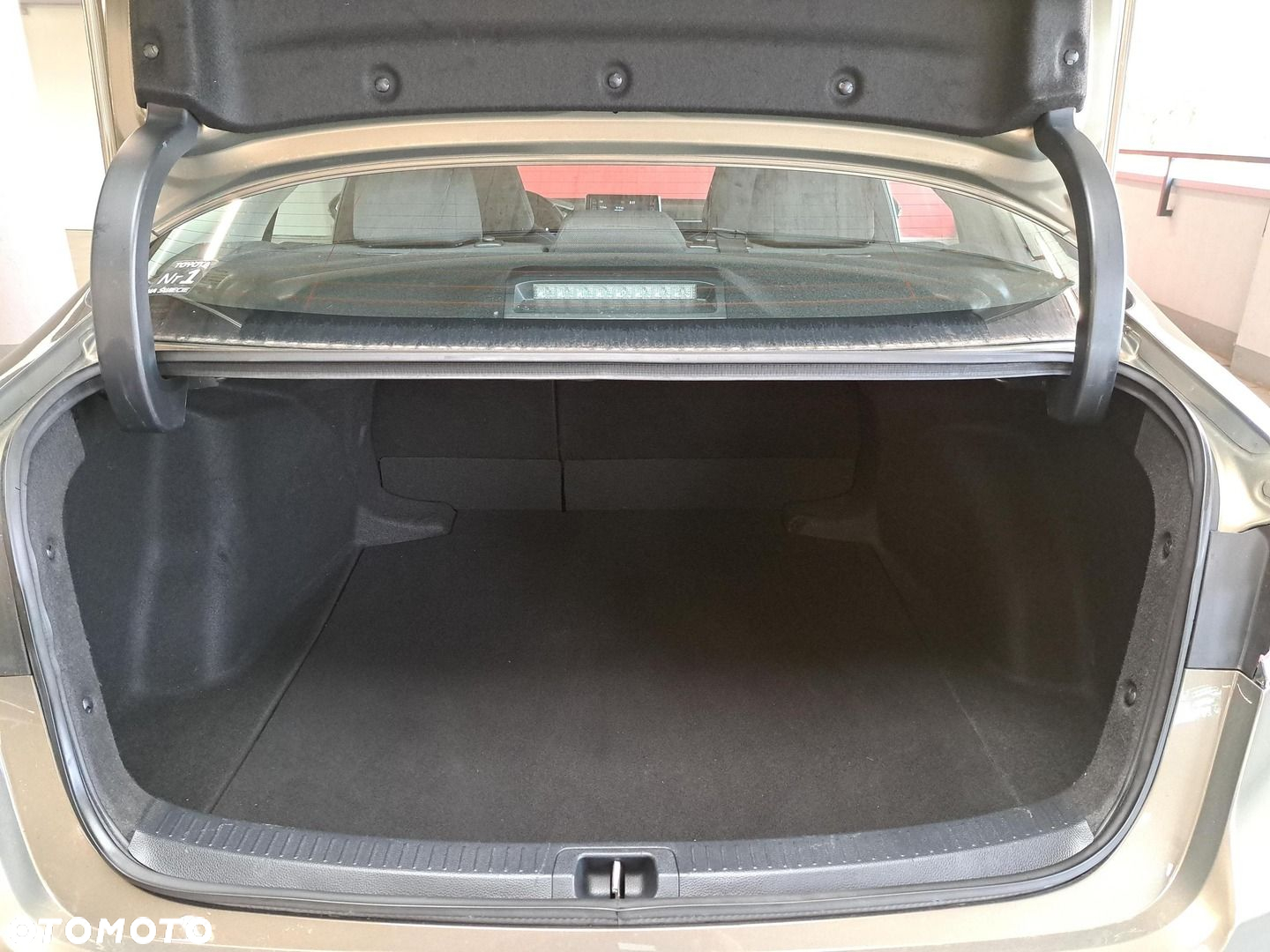 Toyota Corolla - 12