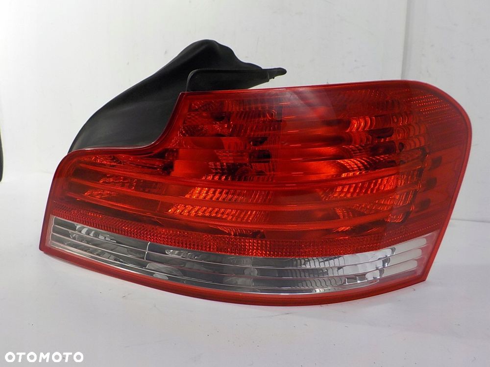 BMW 1 E82 E88 LAMPA PRAWA TYŁ TYLNA - 2