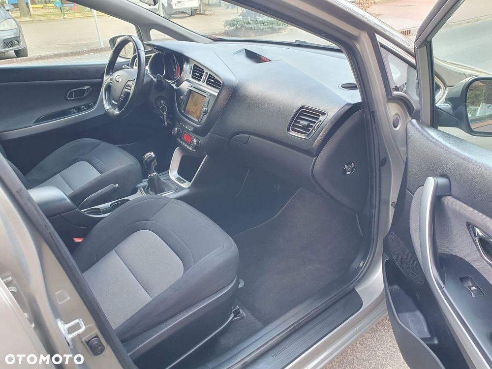 Kia Ceed 1.6 GDI Spirit - 19